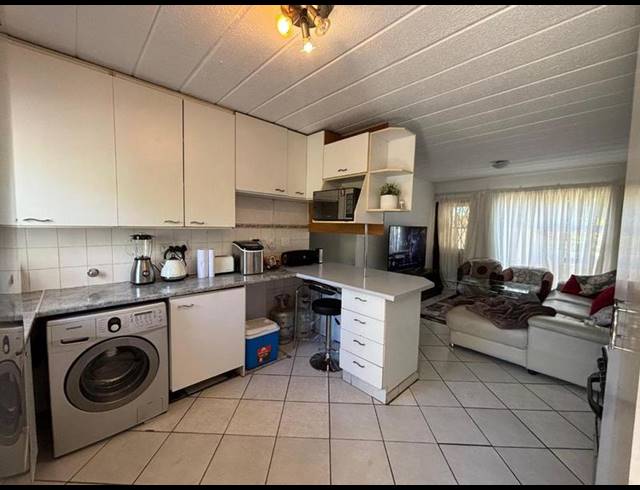 3 BEDROOM TOWNHOUSE FOR SALE IN VERWOERDPARK